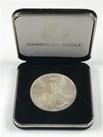 1991 American Silver Eagle in presentation case,