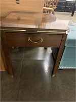 WOOD END TABLE WITH DRAWER