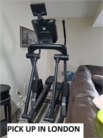 FREESTRIDE TRAINER FS9I ELLIPTICAL