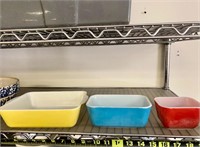 3 Pyrex dishes