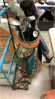Golf bag with 11 golf clubs - Spalding wedge,