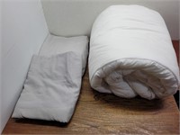 2 Grey Sheets 1 Flat 1 Fitted White Blanket 84inx