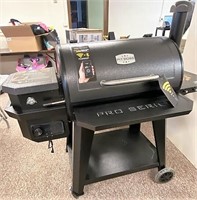 “Pit Boss” Pro Series Wood Pellet Grill and Smoker