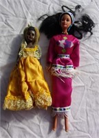 2 Dolls