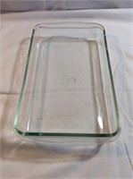 Pyrex clear casserole dish