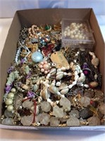 Flat  of miscellaneous jewelry