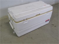 Igloo Marine 94 Large, White Beverage Cooler