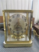 UNITED CLOCK IN GLASS CASE 8x6x10