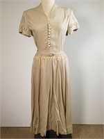 1940s Carlye linen dress w/ macrame trim