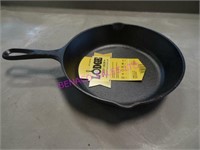 LOT,1 CASE (3PCS) NEW LODGE 8" CAST IRON SKILLETS