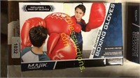 Inflatable boxing gloves