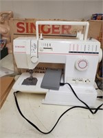 Singer Sewing Machine - School Model 9015