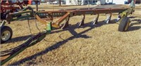 John Deere 3600 mold board plow, adjustable hitch