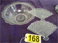 Jeanette Bowl with 2 Fenton Fasn Plates