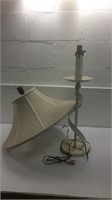 Vintage White Metal Lamp K7D