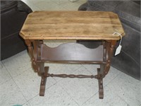 WALNUT TABLE/MAGAZINE RACK