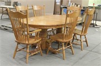 Dining Room Table w/(4) 12" Hidden Leaves & (6)