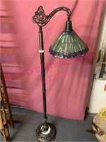 Very nice floor lamp w/stained glass shade