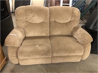 Recliner loveseat