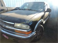 1998 Chevrolet Blazer 1GNDT13W6W2150391 Black