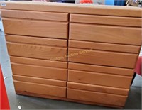 8 drawer dresser (48" L x 17" W x 39" H) &