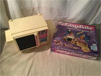 Vintage Easy Bake Oven w/Unopened Party Time Bake