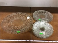 Pretzel Glass Plates And Saucers