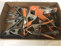 Tray containing 16 clamps, assorted sizes