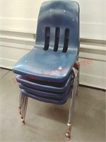 >4-plastic chairs 15x30x22