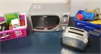 Play Kitchen microwave, toaster & food baskets