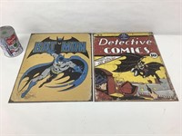 2 plaques murales en métal dont Detective Comics