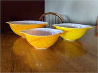 3 Pyrex Mixing Bowls