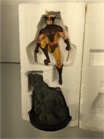 Wolverine Statue 11” 206/3500 Brown version