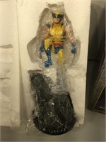 Wolverine Statue 11” 693/3500 Yellow version