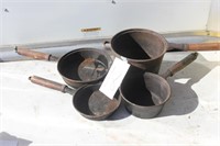 OLD 4 PIECE CAMPING COOKWARE SET