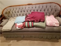 Assorted Blankets 1 Lot