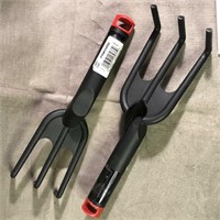 2 new Fiskars claw forks - gardening hand tools
