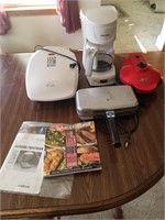 Small Kitchen Appliances 1 Lot George Foreman +