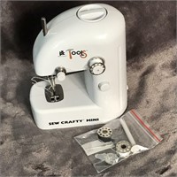 Provo Craft Tools Sew Crafty Mini sewing machine