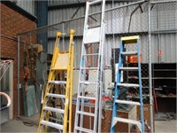 Gorilla 1.74m Fibreglass Platform Ladder