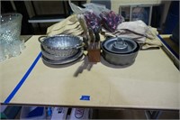 Asst Cookware, Knives & Table Cloths