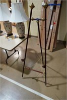 Wooden Display Easel 61"