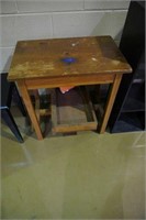 1 Wooden Table 25x27
