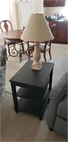 Ethan Allen end table with lamp