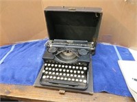 Vintage Travel Sized Royal Typewriter in Case