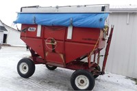 Market Gravity Wagon with Unverferth 12ft Hyd.