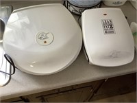 2 George foreman’s, one large and one small,
