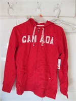 NEW RED CANADA ZIPPERED HOODIE SIZE L