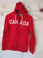 NEW RED CANADA ZIPPERED HOODIE SIZE S