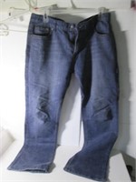 GENTLY USED MENS DOLCE GABBANA  JEANS SIZE 38
